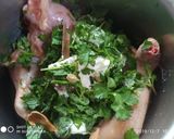 A picture of step 1 of Kashmiri chicken pulao.