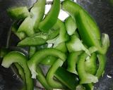চিকেন ক্যাপসিকাম ফ্রাই রেসিপি ধাপ - 1 ছবি