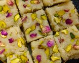 नारियल बर्फी (सिर्फ 10 मिनट में) (Coconut Burfi) रेसिपी चरण 9 फोटो