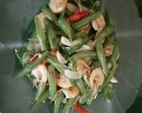 Foto langkah ke 5 dari resep Tumis buncis udang.