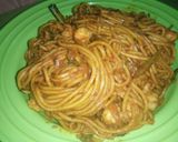 Foto langkah ke 9 dari resep Mie Goreng Udang Pedas Manis.