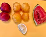 Une image de l'étape 1 de Smoothie pêche, prune, pastèque, citron.