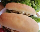 Tarjás - hagymás - mustáros hot - dog 🌭🥩🧅 recept fázis 5 fotója