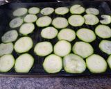 Foto del paso 2 de la receta: Guarnición de calabacín a la plancha