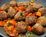 Foto del paso 9 de la receta: Albóndigas en salsa con langostinos y gambas
