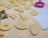 Foto del passaggio 3 della ricetta Biscotti di frolla per Pasqua
