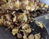 Foto langkah ke 3 dari resep Sosis & Telur Masak Kecap.
