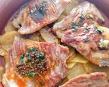 Foto del paso 6 de la receta Secreto ibérico con chimichurri balsámico y patatas panaderas ligeras con miel y limón