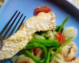 Foto del paso 5 de la receta: Pechuga de pollo a la portuguesa en air fryer 🔁🐤🌶️