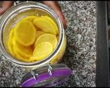 A picture of step 9 of Fresh lemon juice in jar|| and lemonade.