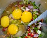 Foto langkah ke 1 dari resep Telur dadar sayur.