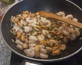 Φωτογραφία βήματος 3 της συνταγής Rigatoni με μύδια και γαρίδες!!