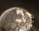 Foto del paso 3 de la receta: Tallarines con gambas al ajillo