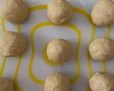 Foto langkah ke 5 dari resep Roti Unyil (ulen manual).