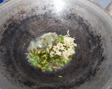 Foto langkah ke 2 dari resep Tumis kelor telur.