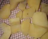 A picture of step 1 of Saukakakken dankalin turawa da kwai.