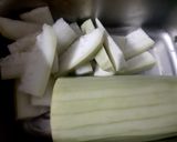 Hình bước làm 1 của món Bầu xào tim cật
