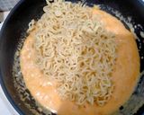 Foto langkah ke 3 dari resep 33. Mie Goreng Mac n Cheese.