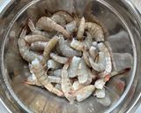 A picture of step 1 of Garlic Buttered Shrimp w/Sprite & Oyster Sauce.