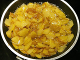 Tortilla de Patata cremosa con Cebolla caramelizada