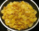Foto del paso 3 de la receta: Tortilla de Patata cremosa con Cebolla caramelizada