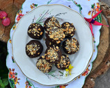Foto del paso 4 de la receta: Bombones de leche condensada y coco🍫