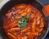 Foto langkah ke 8 dari resep Tteokbokki 떡볶이 | Ganjang & Gochujang Halal.