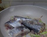 Foto langkah ke 4 dari resep Parede Ikan Tenggiri Kuah Kuning.