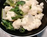 Foto del paso 2 de la receta: 282. Coliflor y acelgas al curry picante con toque ahumado