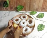 Foto langkah ke 6 dari resep Donat Empuk Enaak #321.