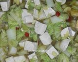 Foto langkah ke 3 dari resep Oseng Sawi Putih & Tahu Pedas.