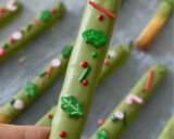 Hình bước làm 6 của món 🎄 Bánh Quy Trà Xanh Giáng Sinh (Christmas Biscuit Sticks with Matcha Glaze)