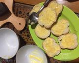 Foto langkah ke 4 dari resep Garlic bread saus bolognese.