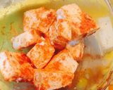 A picture of step 1 of Tandoori farm fresh pizza.