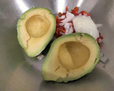 Foto del paso 3 de la receta: Bocata de atún y aguacate con pico de gallo
