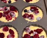 Gyümölcsös tejfölös piskóta recept fázis 2 fotója