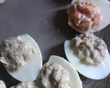 Foto del paso 17 de la receta: Huevos rellenos de tres sabores