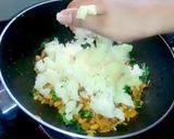 A picture of step 3 of Aloo Chop.