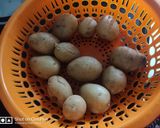 A picture of step 1 of Dum Aloo-.