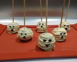 Foto del paso 11 de la receta: Momias cake-pop (3 ingredientes)