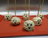 Foto del paso 11 de la receta: Momias cake-pop (3 ingredientes)