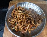 A picture of step 10 of Spicy Udon Noodles Spring Rolls (with Rice Paper).