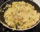 Foto del paso 17 de la receta: Quinoa con cebolla y calabacín al toque parmesano