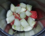 A picture of step 2 of Cucumber and watermelon juice.