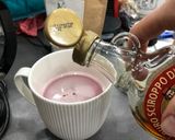 Foto del passaggio 2 della ricetta Pink Moon Milk (latte lunare rosa)