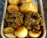 Foto del paso 1 de la receta: Patata, alcachofa y cebolla al horno con majada de ajo y perejil