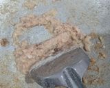 Foto langkah ke 2 dari resep Nasi goreng sosis telur.