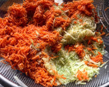 Foto del paso 2 de la receta: Hamburguesas de quinoa y calabacín