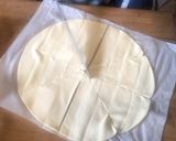 Foto del passaggio 3 della ricetta Cornetti di sfogliaDolci o salati?