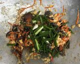 รูปขั้นตอนการทำที่ 4 ของ เห็ดหูหนูดำผัดไข่